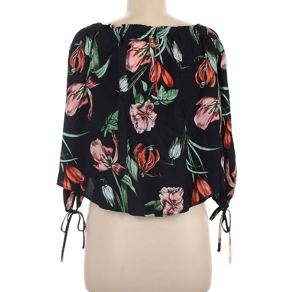 ASTR The Label Floral Black Blouse Size Medium - Picture 2 of 4